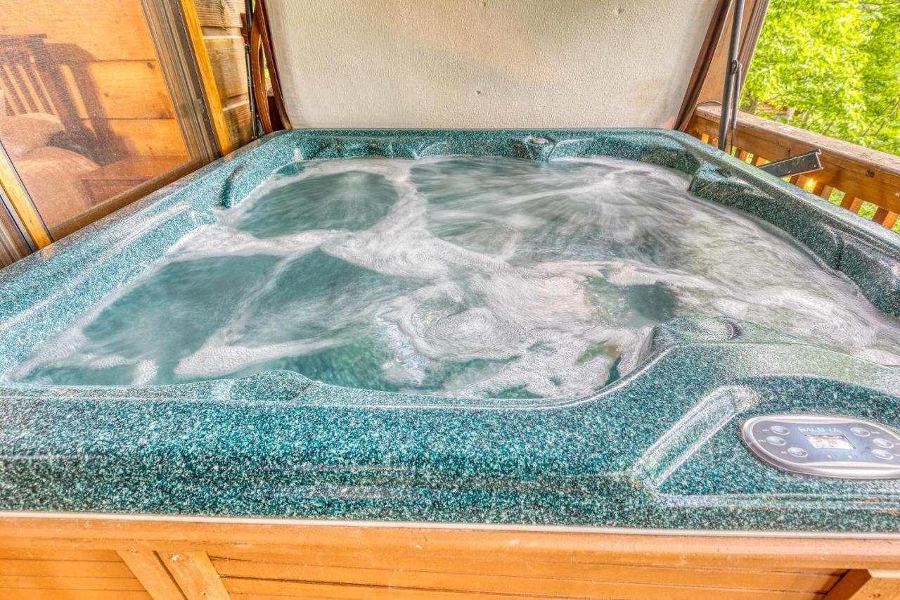 Secluded Sunrise Ridge-10 Min From Blue Ridge, King Beds, Hot Tub, 2 Porches, Fireplace Wood Burning, Mountain View, Cozy Exteriör bild